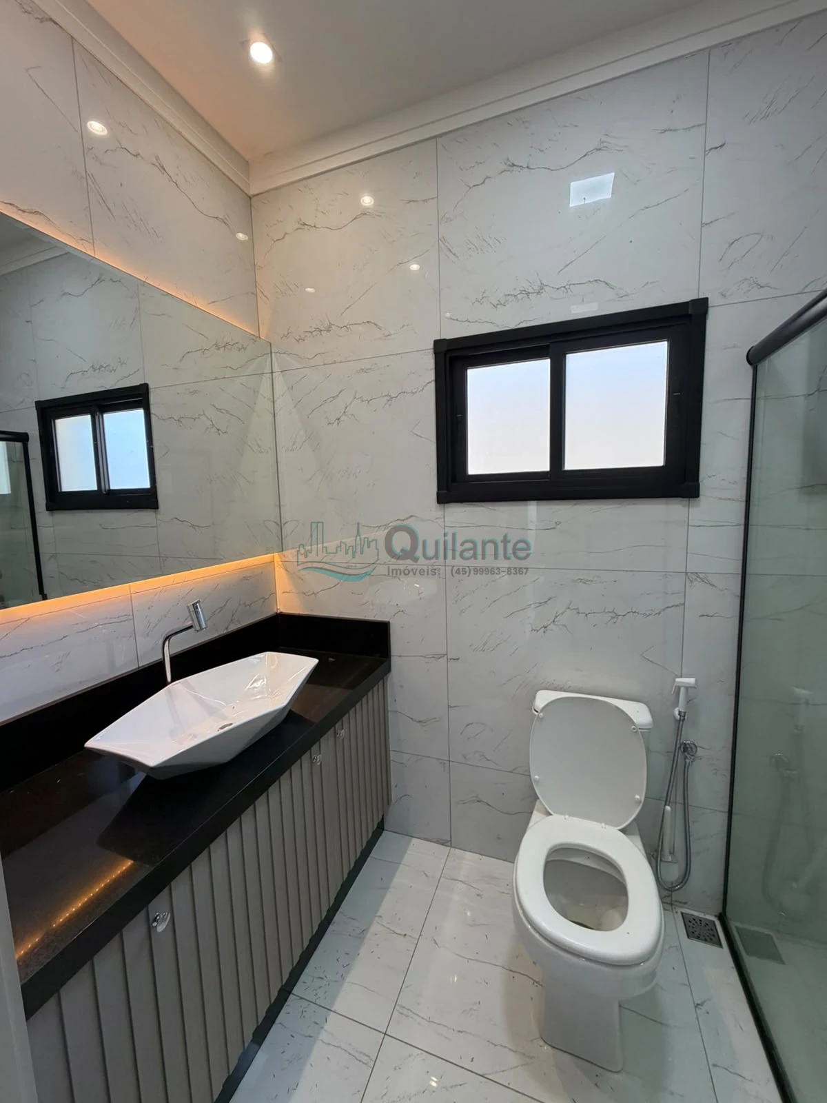 Foto da Vende-se casa semimobiliada no condomínio Villa Margarezi