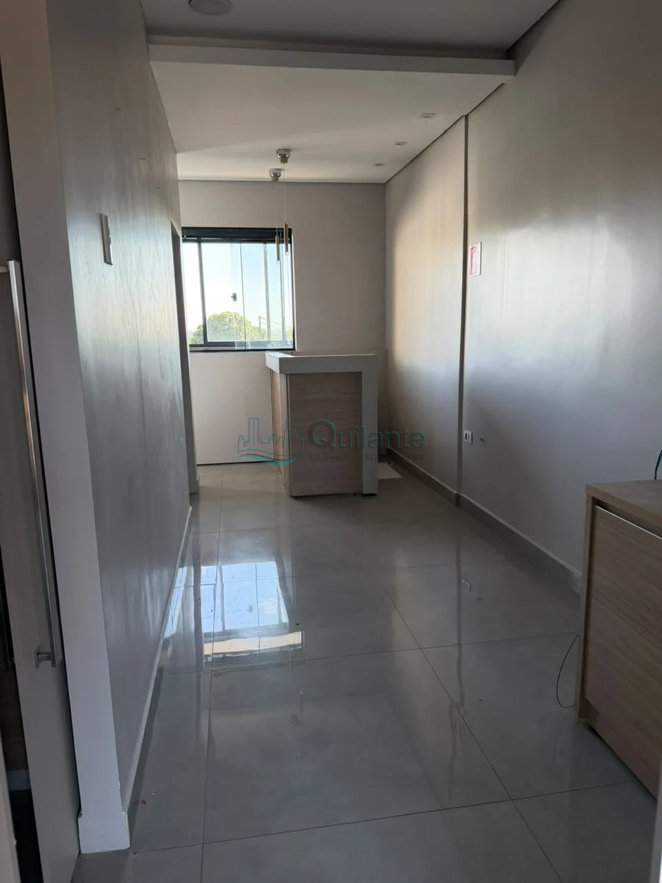 Foto da Aluga-se sala comercial semimobiliada na Av. Silvio Américo Sasdelli - Vila A