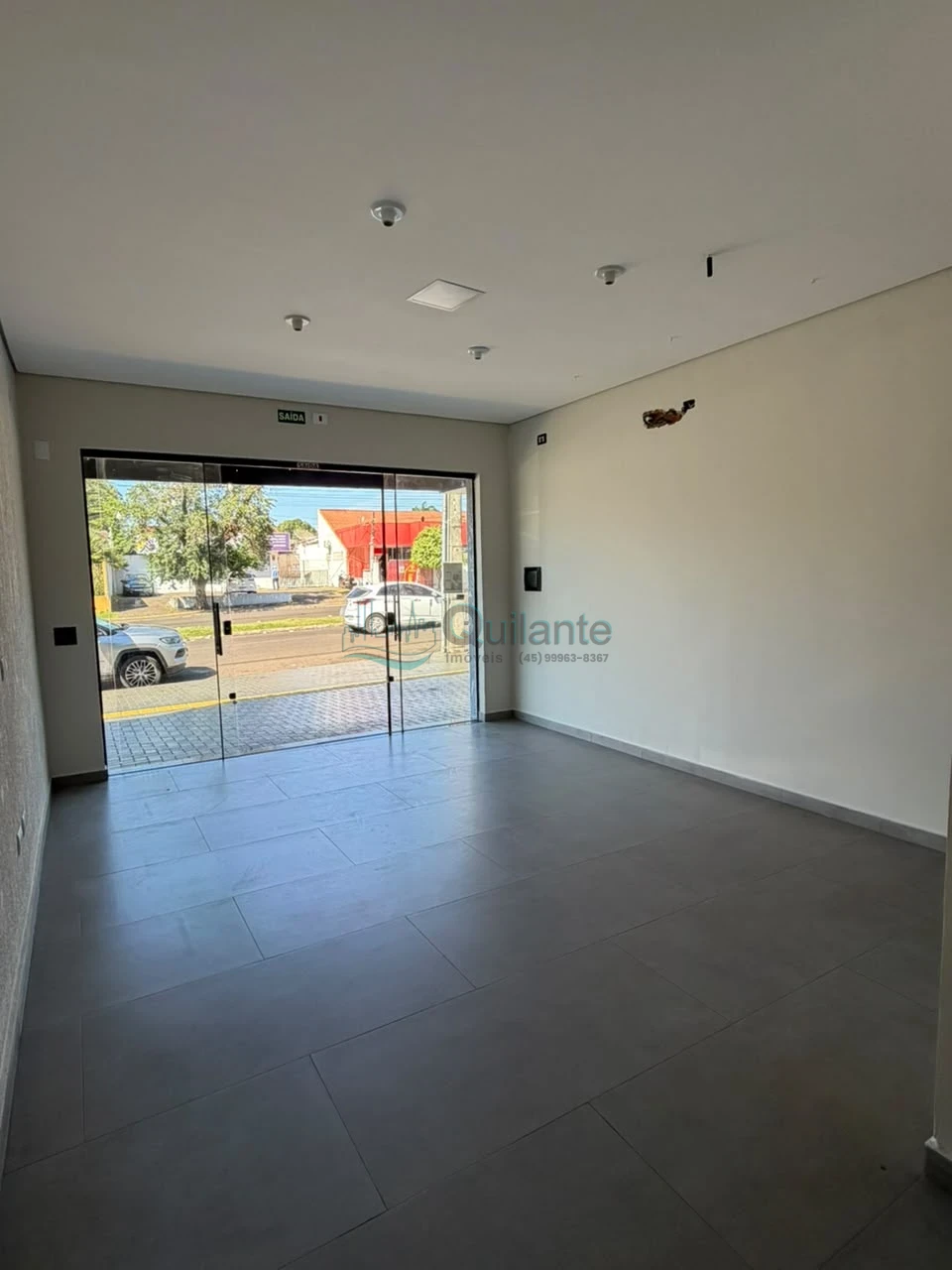 Foto da Aluga-se sala comercial na Av. Silvio Américo Sasdelli - Vila A
